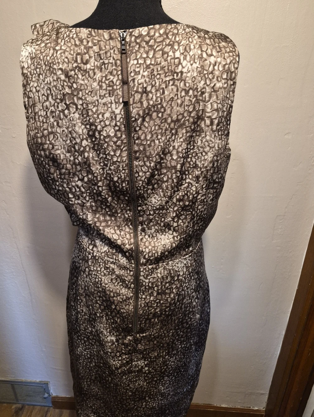 Ann Taylor Loft Women Size 18 Black‎ Gray Animal Print Sleeveless Sheath Dress - Picture 3 of 4